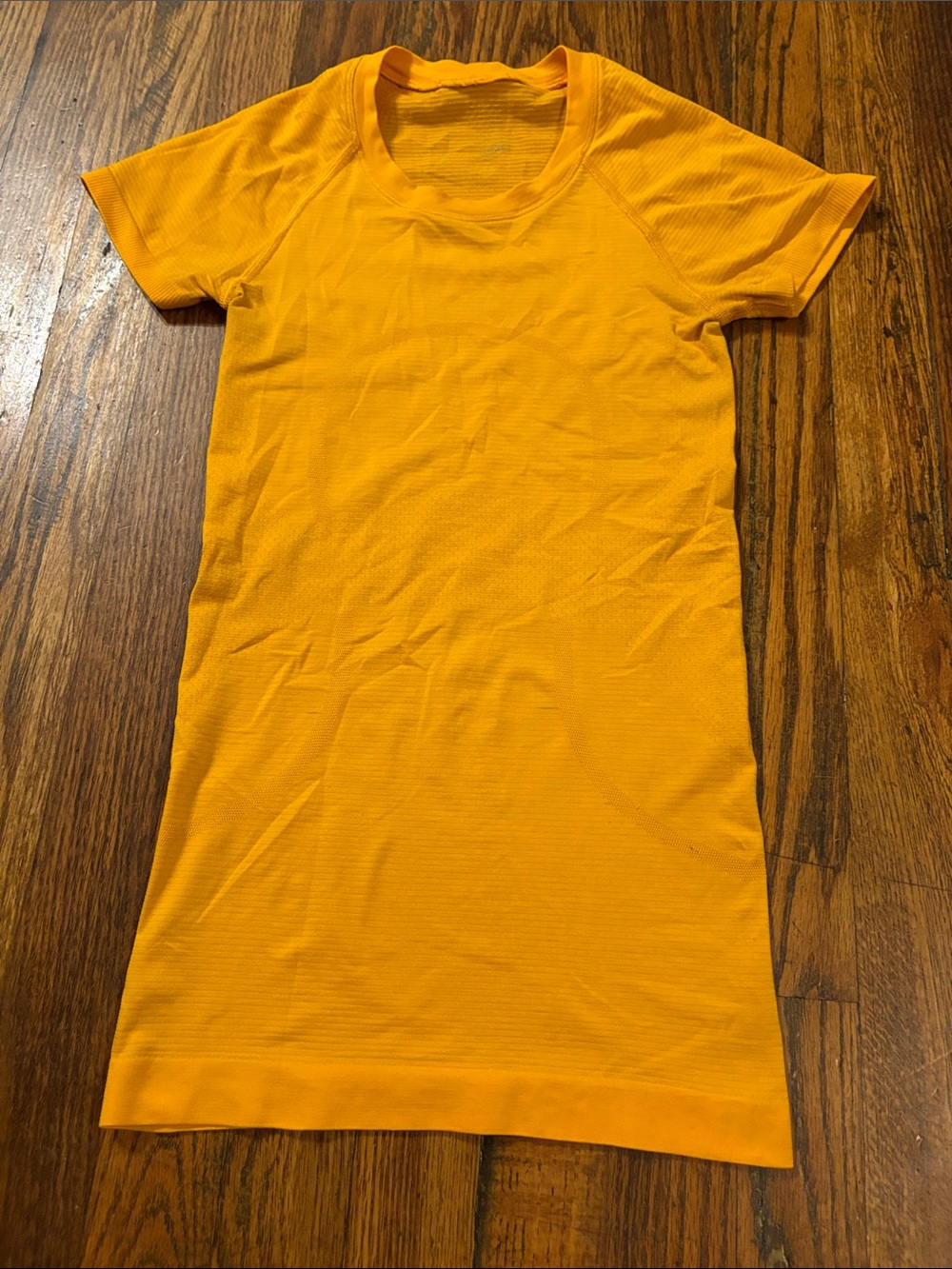 🎉lululemon athletica Short Sleeve Tee Dress in Golden Yellow/Orange